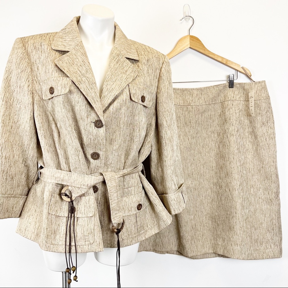 Tahari Arthur Levine 2 piece suit shimmery
